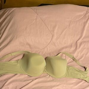 Elegant Beige Women's Bra by Joyspun. Size 44DDD. NWOT.